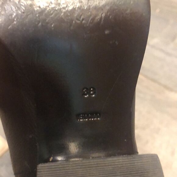 Alexander Wang Koir one black boot. It’s the left boot - Picture 9 of 12